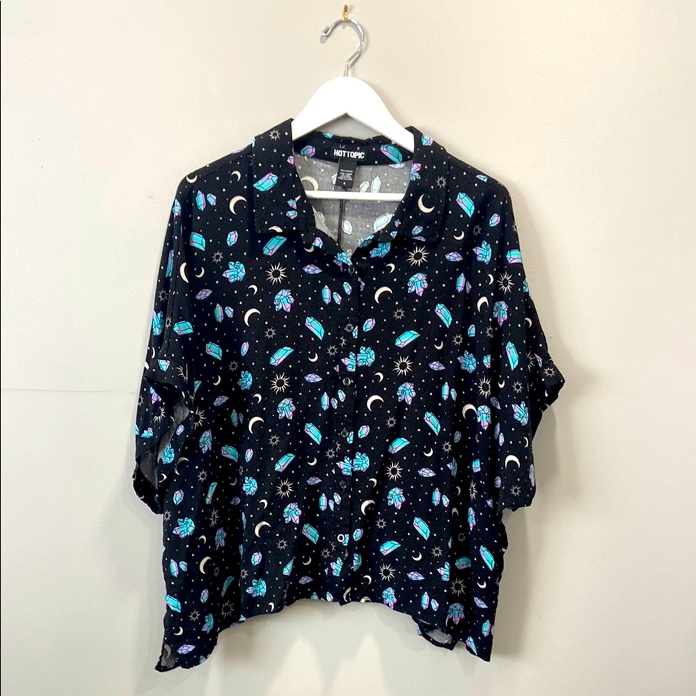 Cosmic Boxy Buttons Crop Woven Button-Up